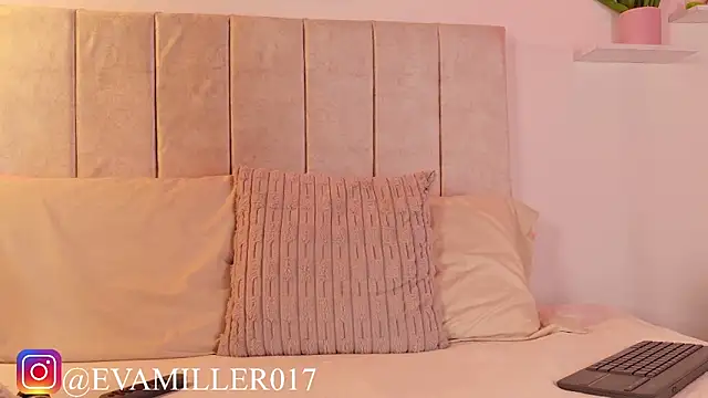 eva miller7 online show from June 3, 2026, 2:33 pm