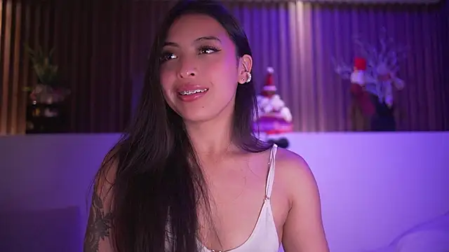 Snapshot of Camila_dupont chatting on December 16, 2025, 4:06 am Camila dupont online show from December 16, 2025, 4:06 am