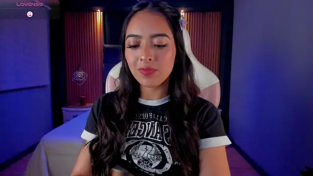 Snapshot of Camila_dupont chatting on October 13, 2025, 4:36 am Camila dupont online show from October 13, 2025, 4:36 am