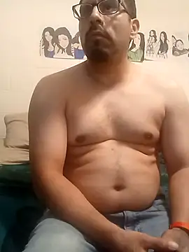 Snapshot of k1oudE chatting on October 5, 2025, 4:14 am k1oudE online show from October 5, 2025, 4:14 am