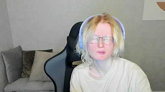 Snapshot of ElizabethHarpper chatting on September 27, 2025, 1:23 am ElizabethHarpper online show from September 27, 2025, 1:23 am