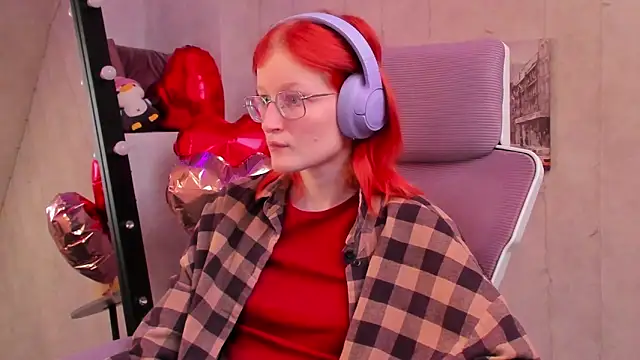 ElizabethHarpper online show from February 16, 2026, 9:19 am