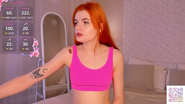 Snapshot of CharlotteMitchell chatting on October 21, 2025, 12:11 am CharlotteMitchell online show from October 21, 2025, 12:11 am