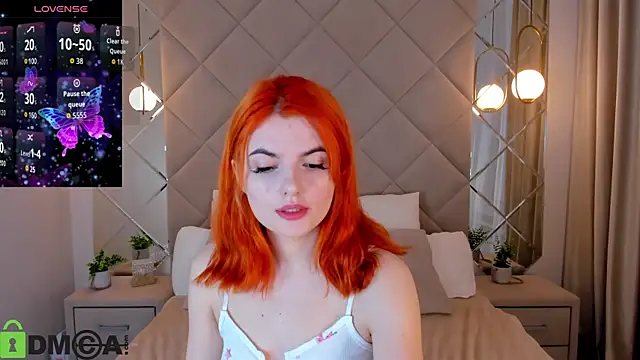 Snapshot of CharlotteMitchell chatting on October 18, 2025, 12:12 am CharlotteMitchell online show from October 18, 2025, 12:12 am