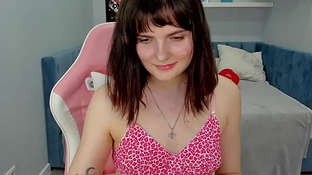 Snapshot of CharlotteMitchell chatting on February 15, 2025, 2:22 pm CharlotteMitchell online show from February 15, 2025, 2:22 pm