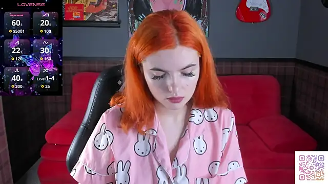 Snapshot of CharlotteMitchell chatting on October 16, 2025, 12:08 am CharlotteMitchell online show from October 16, 2025, 12:08 am