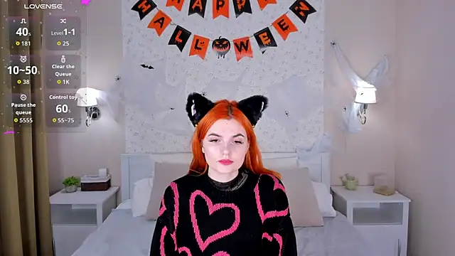 Snapshot of CharlotteMitchell chatting on October 27, 2025, 2:12 am CharlotteMitchell online show from October 27, 2025, 2:12 am