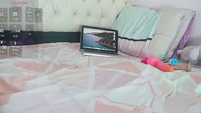 Snapshot of Rocket1978 chatting on October 6, 2025, 3:46 pm Rocket1978 online show from October 6, 2025, 3:46 pm