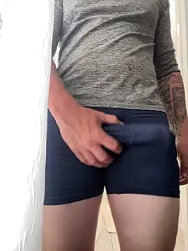 tcadle1824 online show from April 17, 2026, 7:17 pm