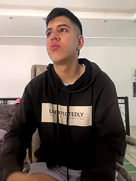 Snapshot of Angel_Khouri chatting on September 21, 2025, 9:09 pm Angel Khouri online show from September 21, 2025, 9:09 pm