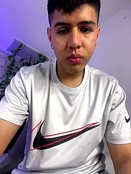 Snapshot of Angel_Khouri chatting on October 7, 2025, 4:02 am Angel Khouri online show from October 7, 2025, 4:02 am