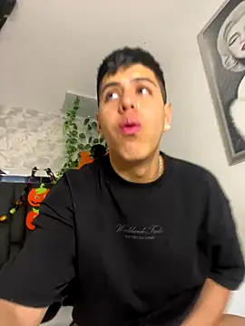 Snapshot of Angel_Khouri chatting on October 18, 2025, 3:41 am Angel Khouri online show from October 18, 2025, 3:41 am