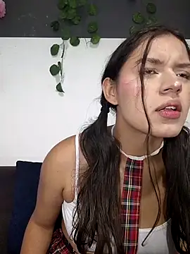 Snapshot of Danni_shy chatting on September 9, 2025, 1:27 am Danni shy online show from September 9, 2025, 1:27 am