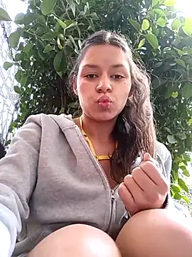 Snapshot of Danni_shy chatting on March 19, 2025, 4:45 pm Danni shy online show from March 19, 2025, 4:45 pm