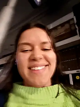 Snapshot of Danni_shy chatting on March 5, 2025, 1:42 am Danni shy online show from March 5, 2025, 1:42 am