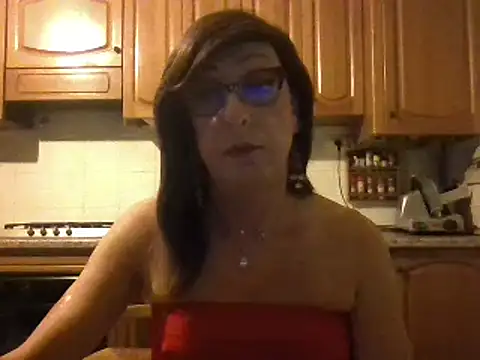 Snapshot of Tiabet chatting on October 3, 2025, 12:17 pm Tiabet online show from October 3, 2025, 12:17 pm