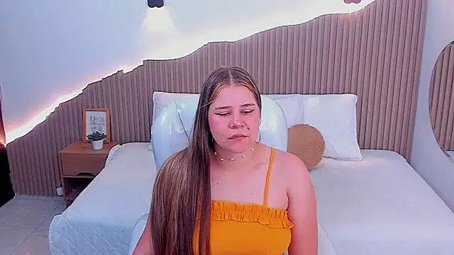 Snapshot of Annie_kurt_ chatting on October 7, 2025, 8:43 pm Annie kurt online show from October 7, 2025, 8:43 pm