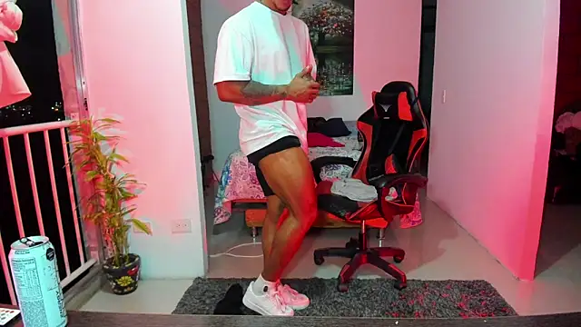 Snapshot of Adam_Valenciia chatting on September 20, 2025, 12:37 am Adam Valenciia online show from September 20, 2025, 12:37 am