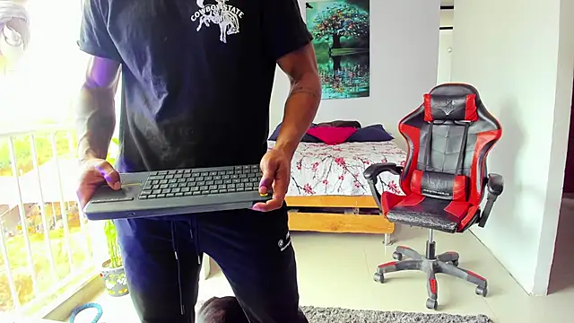 Snapshot of Adam_Valenciia chatting on October 10, 2025, 5:03 pm Adam Valenciia online show from October 10, 2025, 5:03 pm