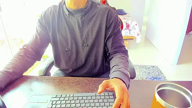 Snapshot of Adam_Valenciia chatting on October 3, 2025, 3:57 pm Adam Valenciia online show from October 3, 2025, 3:57 pm