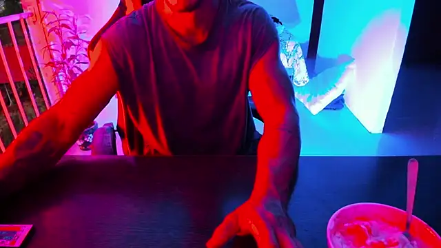 Snapshot of Adam_Valenciia chatting on October 5, 2025, 11:06 pm Adam Valenciia online show from October 5, 2025, 11:06 pm