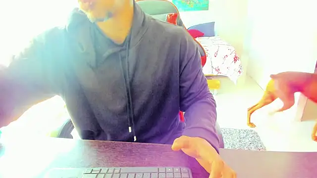 Snapshot of Adam_Valenciia chatting on October 9, 2025, 5:35 pm Adam Valenciia online show from October 9, 2025, 5:35 pm