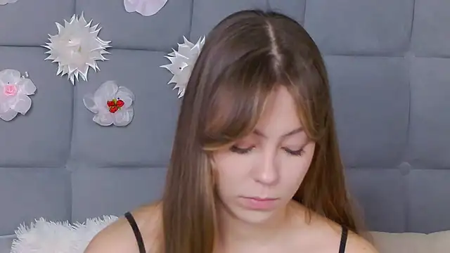 Snapshot of TheEmma chatting on October 11, 2025, 6:25 am TheEmma online show from October 11, 2025, 6:25 am