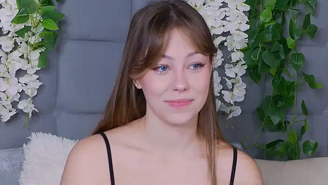 Snapshot of TheEmma chatting on October 26, 2025, 6:47 am TheEmma online show from October 26, 2025, 6:47 am