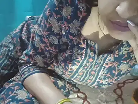 Hot-shanvi online show from March 18, 2025, 1:35 am