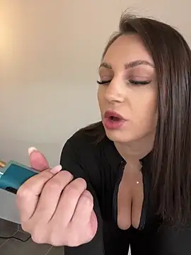 claraxjoyy online show from March 1, 2025, 4:58 am