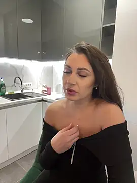 claraxjoyy online show from February 27, 2025, 4:24 am