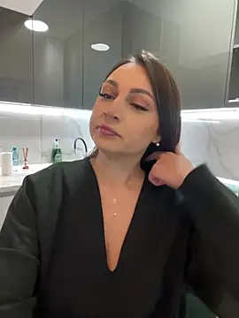 claraxjoyy online show from February 25, 2025, 4:14 pm