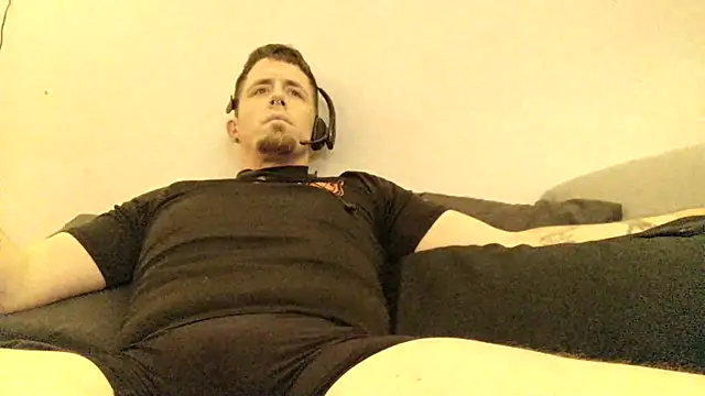 Snapshot of nickatnite1227 chatting on January 24, 2025, 8:32 pm nickatnite1227 online show from January 24, 2025, 8:32 pm