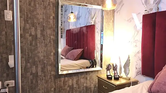 KRYSSTARITTER4 online show from September 25, 2025, 2:50 am