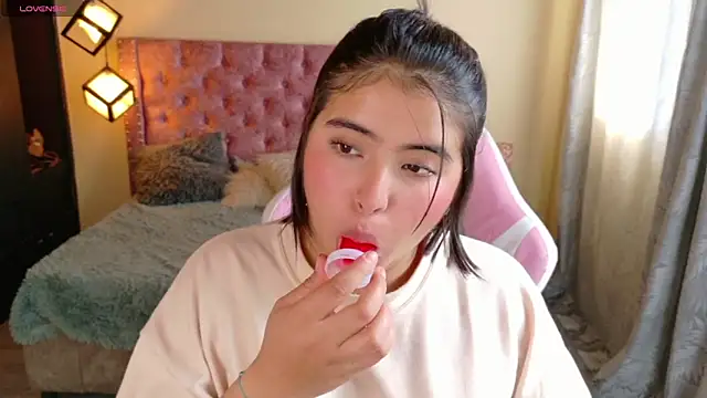 michell petty01 online show from October 22, 2025, 1:32 pm