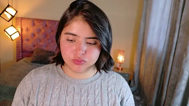 michell petty01 online show from October 27, 2025, 9:38 pm