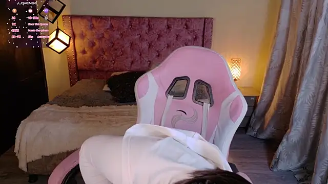 michell petty01 online show from October 8, 2025, 3:08 am