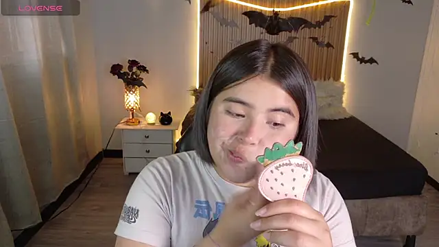 michell petty01 online show from October 15, 2025, 4:48 pm