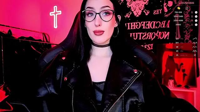 Miss Alice   online show from February 18, 2026, 11:45 pm