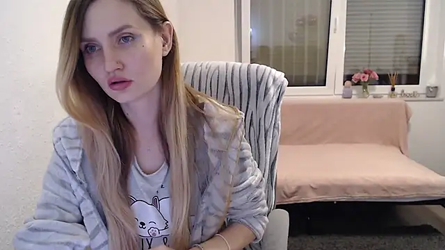 Snapshot of florianikaa chatting on January 30, 2025, 9:25 pm florianikaa online show from January 30, 2025, 9:25 pm