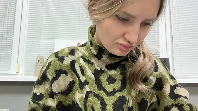 Snapshot of florianikaa chatting on November 13, 2025, 4:11 pm florianikaa online show from November 13, 2025, 4:11 pm