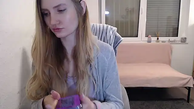 Snapshot of florianikaa chatting on February 2, 2025, 11:53 pm florianikaa online show from February 2, 2025, 11:53 pm