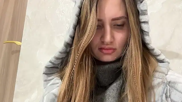 Snapshot of florianikaa chatting on October 24, 2025, 6:18 pm florianikaa online show from October 24, 2025, 6:18 pm