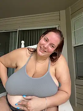 Snapshot of Thickarella420 chatting on September 17, 2025, 5:37 pm Thickarella420 online show from September 17, 2025, 5:37 pm