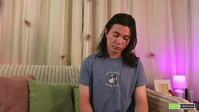 cute erelis  online show from February 9, 2026, 3:48 am