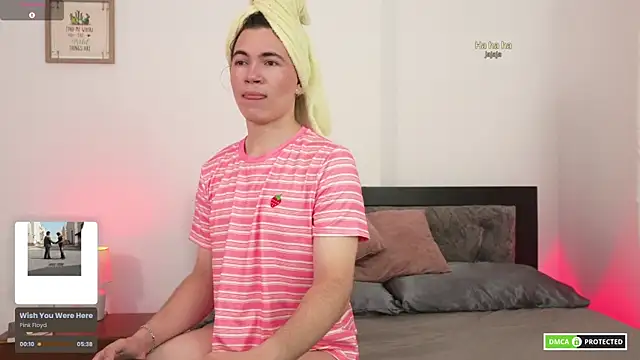 cute erelis  online show from April 28, 2026, 8:08 am