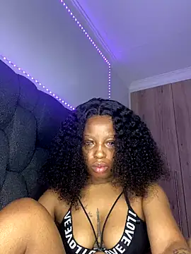 Snapshot of Thando04 chatting on October 18, 2025, 6:21 pm Thando04 online show from October 18, 2025, 6:21 pm