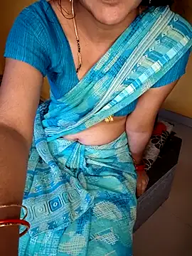 lovelygirl4567 online show from September 28, 2025, 9:16 am