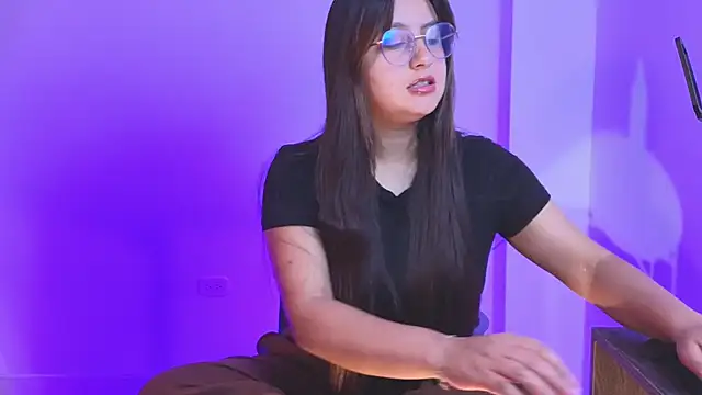 Gretta Hot online show from November 5, 2025, 4:32 pm