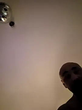 Snapshot of Insaneman1 chatting on November 28, 2025, 12:44 am Insaneman1 online show from November 28, 2025, 12:44 am